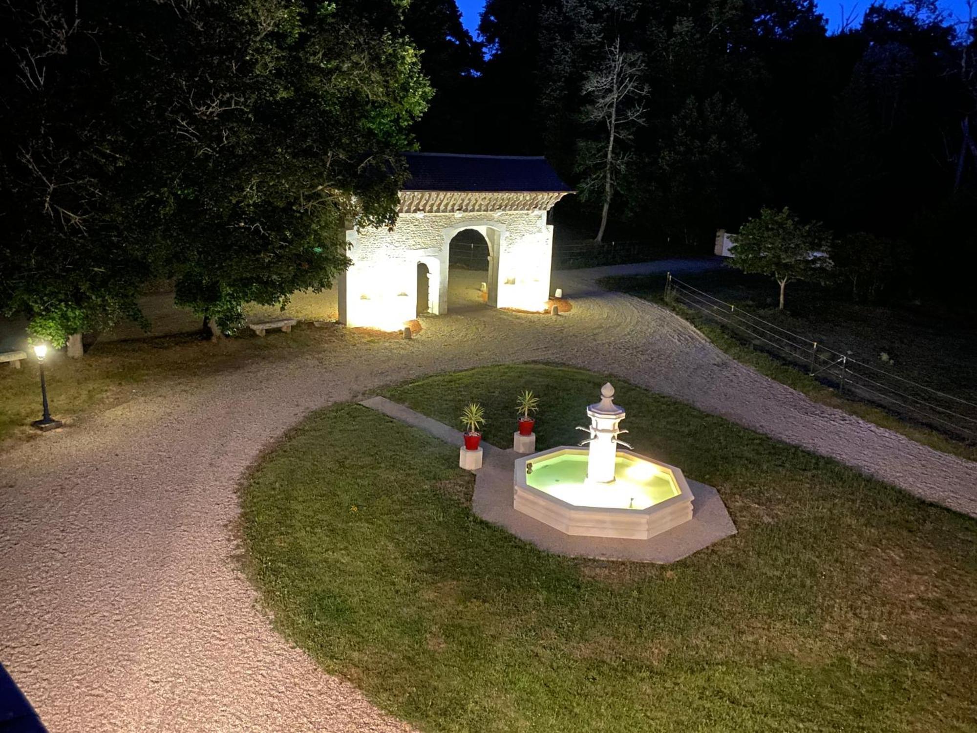 Chateau De Bellevue B&B Et Appartements Avec Piscine Saisonal Chauffee Et Chambres Partout Climatisees Saint-Avit  ภายนอก รูปภาพ