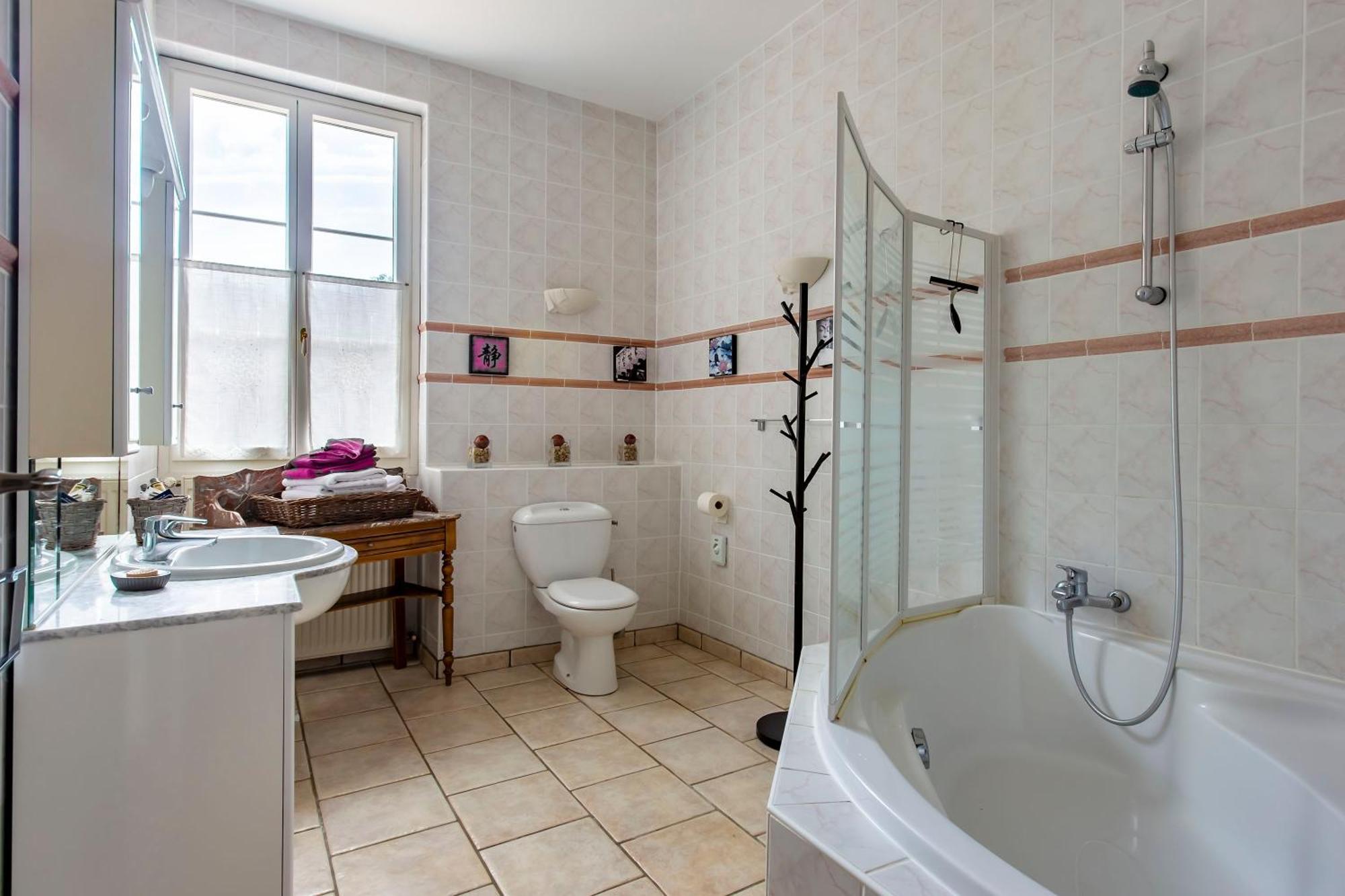 Chateau De Bellevue B&B Et Appartements Avec Piscine Saisonal Chauffee Et Chambres Partout Climatisees Saint-Avit  ห้อง รูปภาพ