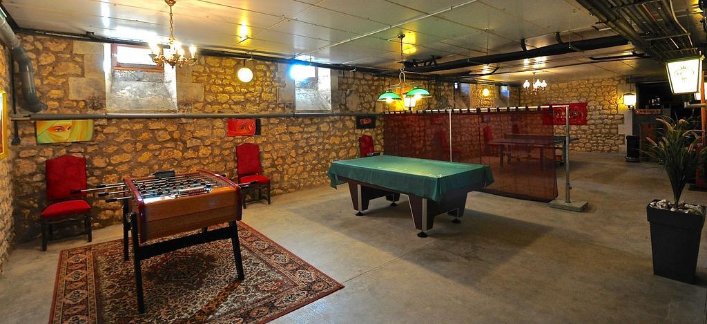 Chateau De Bellevue B&B Et Appartements Avec Piscine Saisonal Chauffee Et Chambres Partout Climatisees Saint-Avit  ภายนอก รูปภาพ